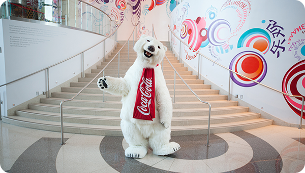 Coca Colar Polar Bear Saying hello 