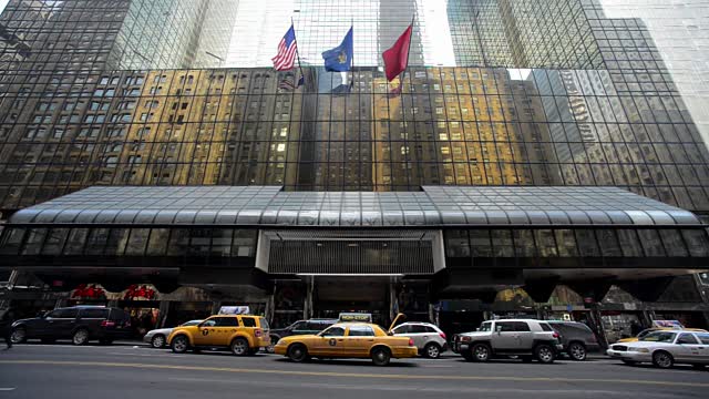 Hyatt_Regency_NYC_Exterior_